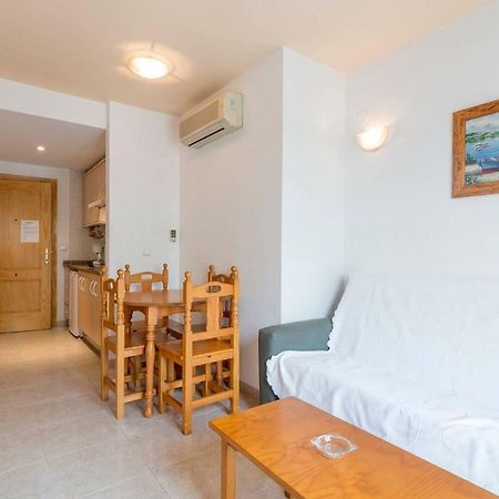 Apartamentos Vicenta Carihuela By Playa Miguel Торремолинос Экстерьер фото