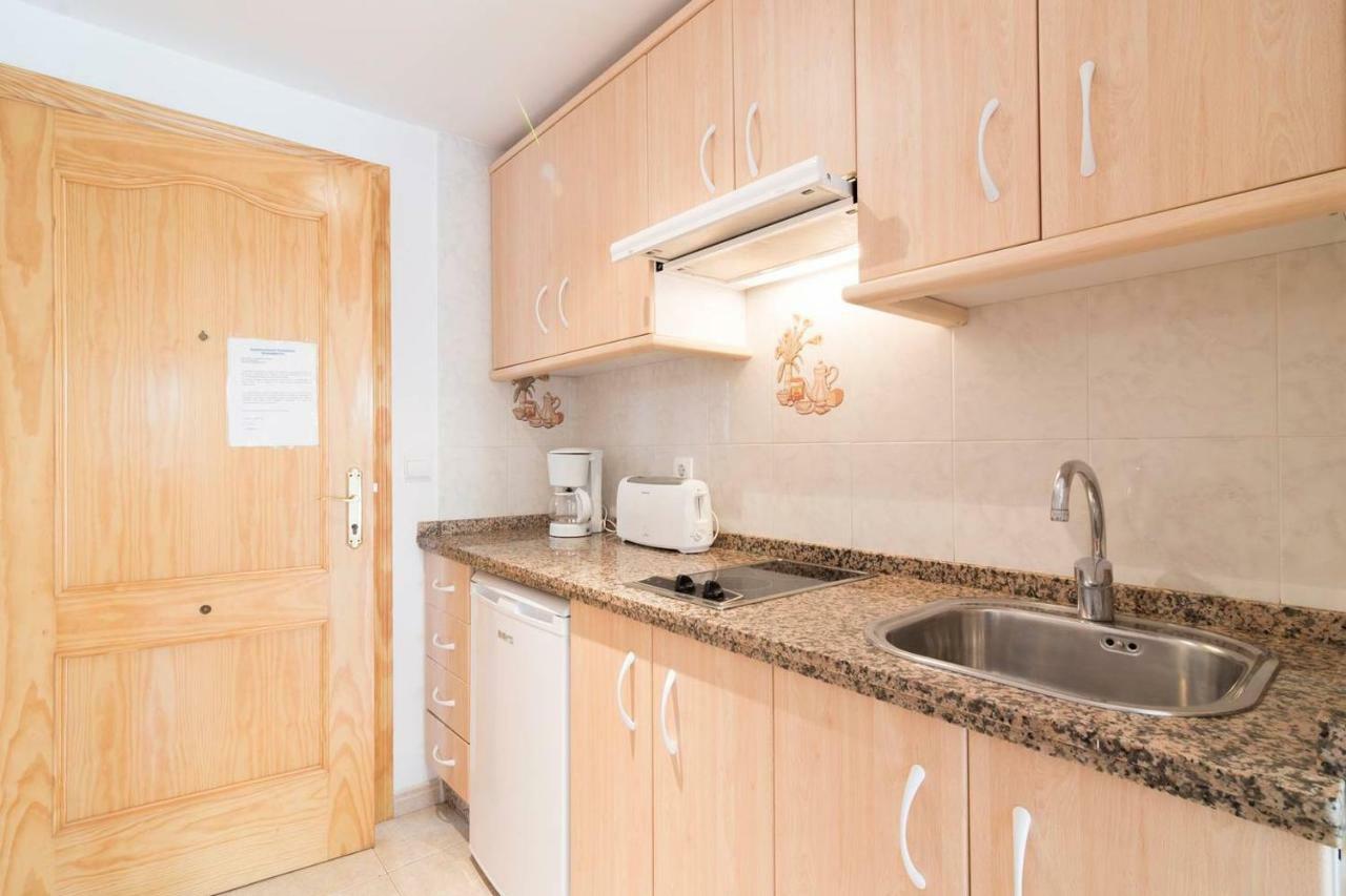 Apartamentos Vicenta Carihuela By Playa Miguel Торремолинос Экстерьер фото