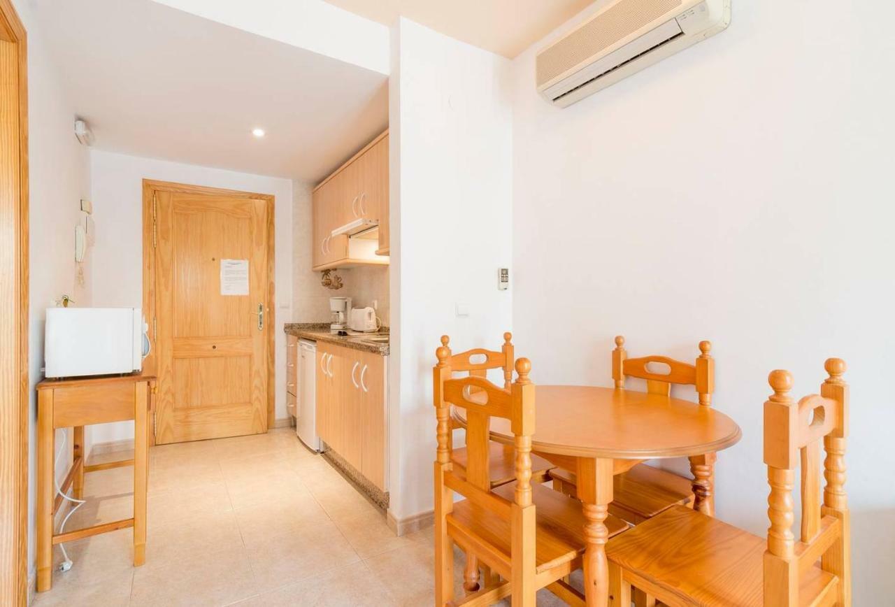 Apartamentos Vicenta Carihuela By Playa Miguel Торремолинос Экстерьер фото